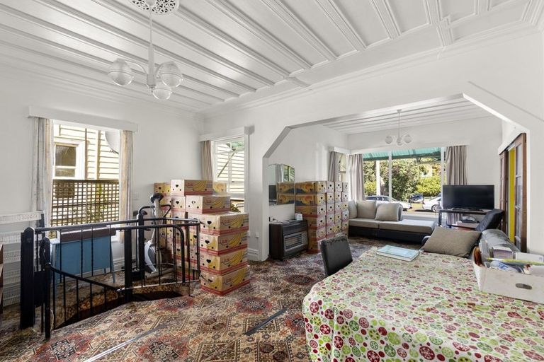 Photo of property in 4 Cheltenham Road, Devonport, Auckland, 0624