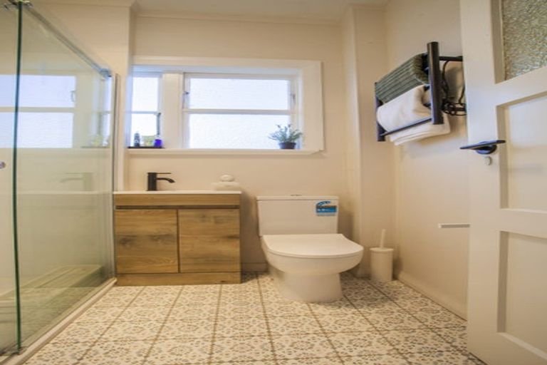 Photo of property in 15 Leveson Street, Strathmore Park, Wellington, 6022