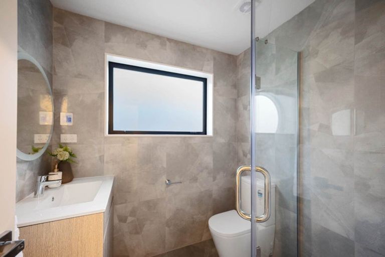 Photo of property in 33c Garadice Road, Rothesay Bay, Auckland, 0630
