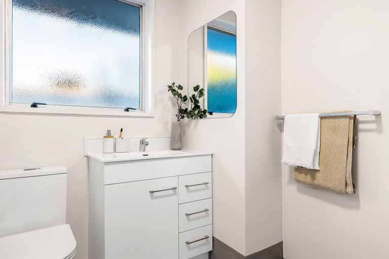 Photo of property in 2/20 Oakhampton Street, Hornby, Christchurch, 8042