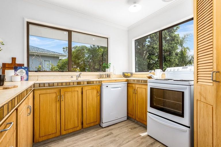 Photo of property in 5 Waiheke Street, Waikanae Beach, Waikanae, 5036