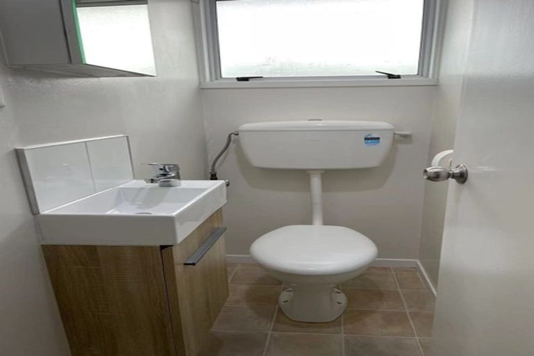 Photo of property in 73 Alabaster Drive, Papatoetoe, Auckland, 2025