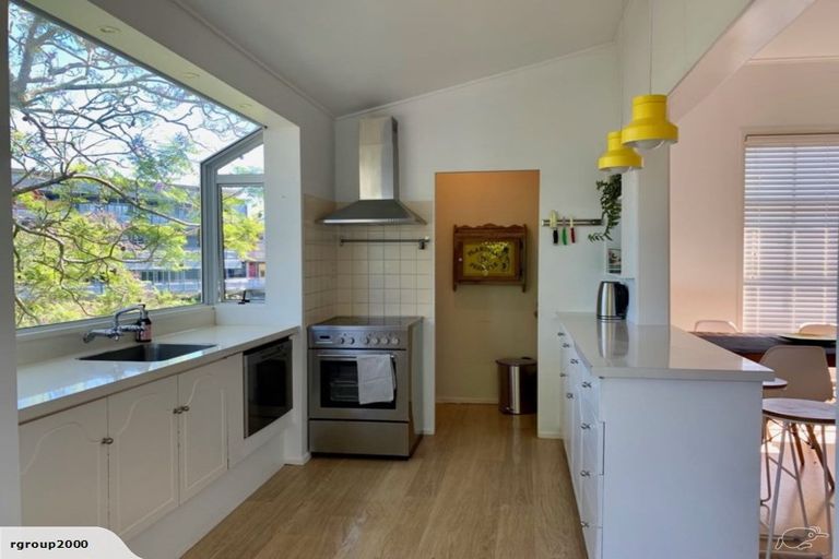 Photo of property in 18 Gladstone Road, Bluff Hill, Napier, 4110