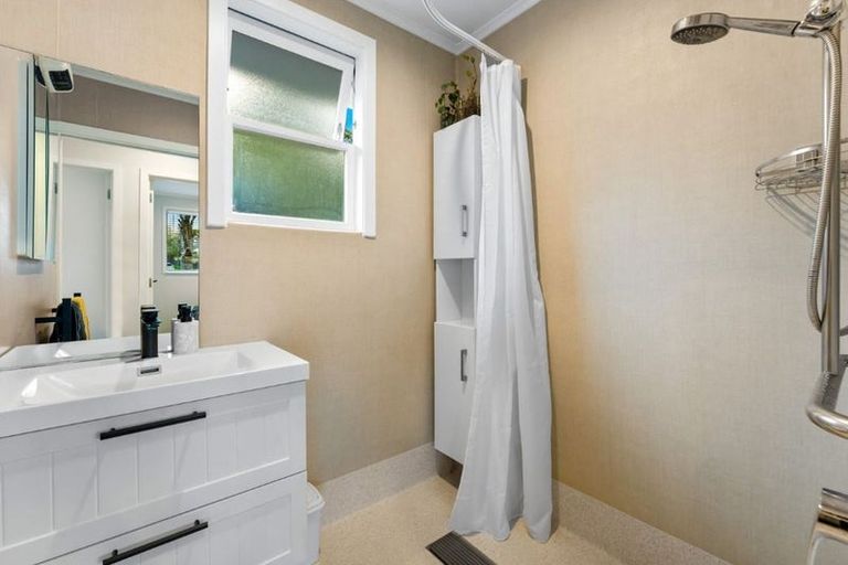 Photo of property in 60 Melba Street, Beach Haven, Auckland, 0626