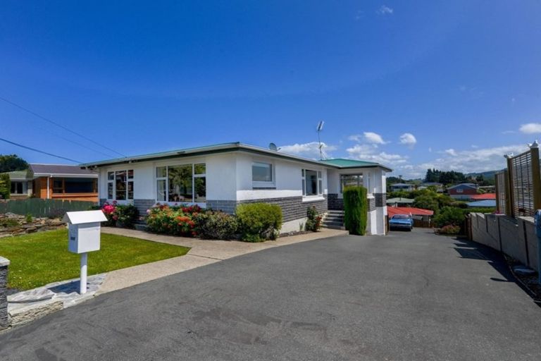 Photo of property in 54 Elwyn Crescent, Green Island, Dunedin, 9018