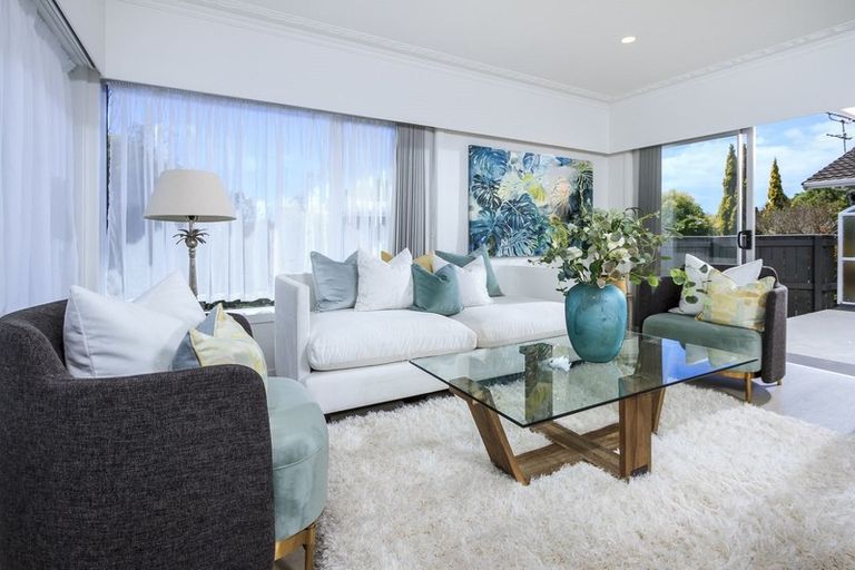 Photo of property in 1/344 Lake Road, Hauraki, Auckland, 0622