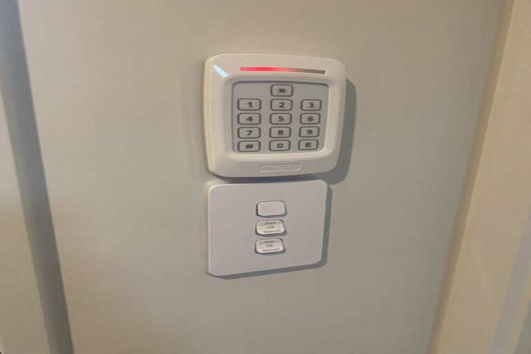 Photo of property in 1/24 Wharenui Road, Upper Riccarton, Christchurch, 8041