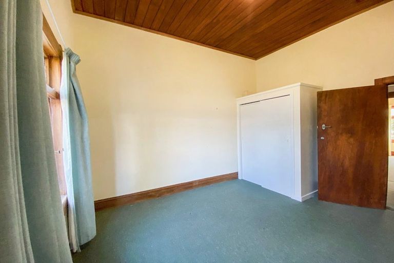 Photo of property in 215 College Street, West End, Palmerston North, 4412