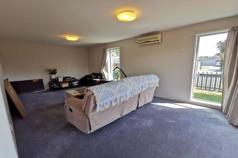 Photo of property in 19 Te Maru Place, Redwood, Christchurch, 8051
