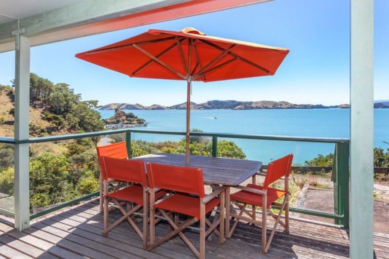 Photo of property in 44 Puriri Road, Te Kouma, Coromandel, 3581