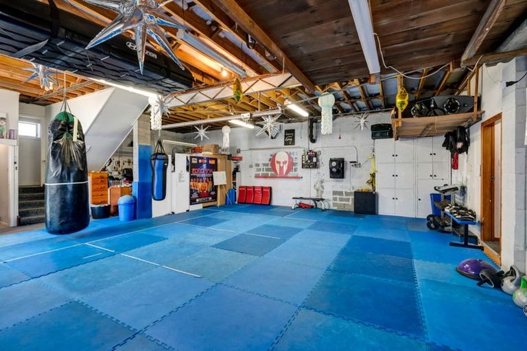 Photo of property in 5 Hillcrest Street, Glen Avon, New Plymouth, 4312