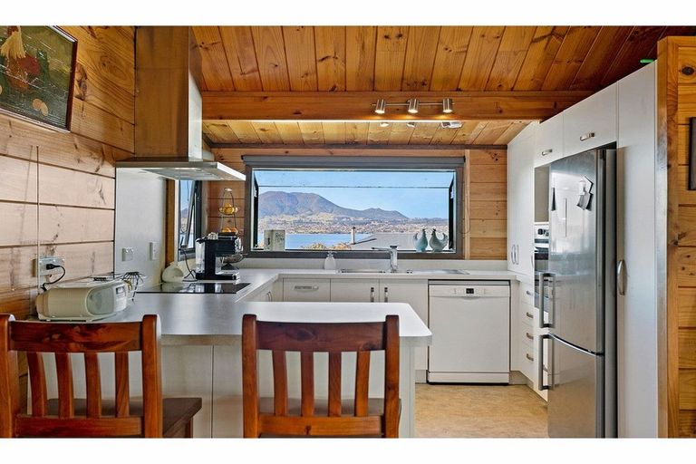 Photo of property in 25 Shera Street, Acacia Bay, Taupo, 3330