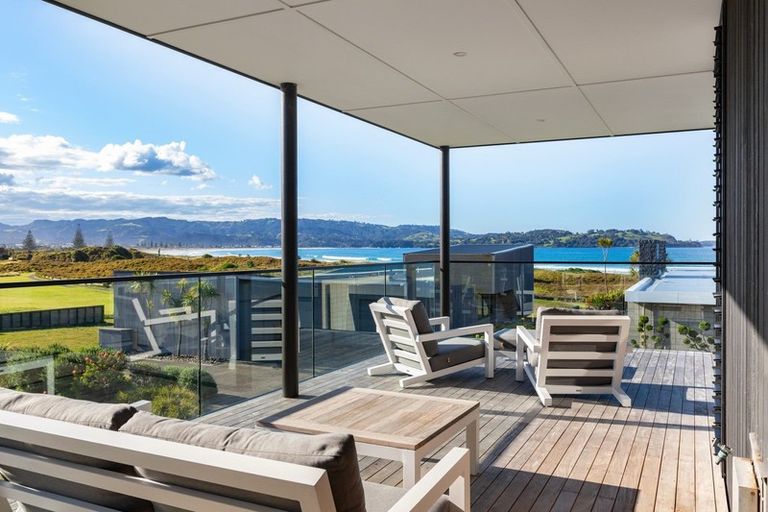 Photo of property in 27 Taumata Road, Omaha, 0986