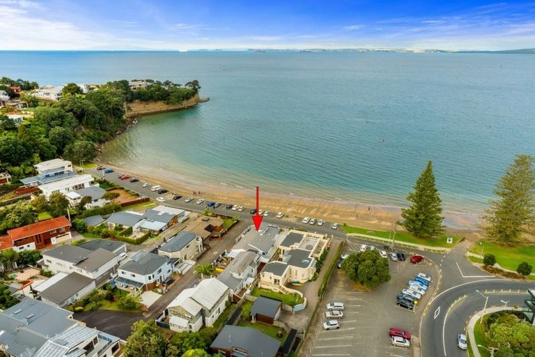 Photo of property in 1/26 Manly Esplanade, Browns Bay, Auckland, 0630