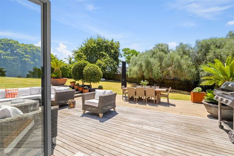 Photo of property in 86a Wiseley Road, West Harbour, Auckland, 0618