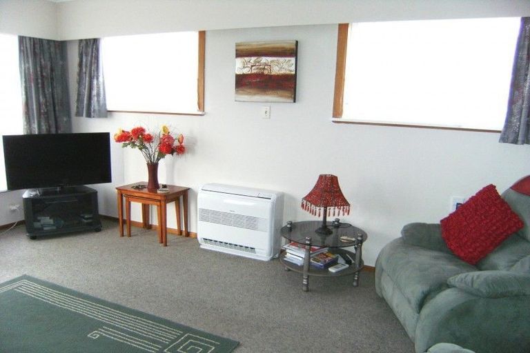 Photo of property in 55 Queenwood Road, Levin, 5510