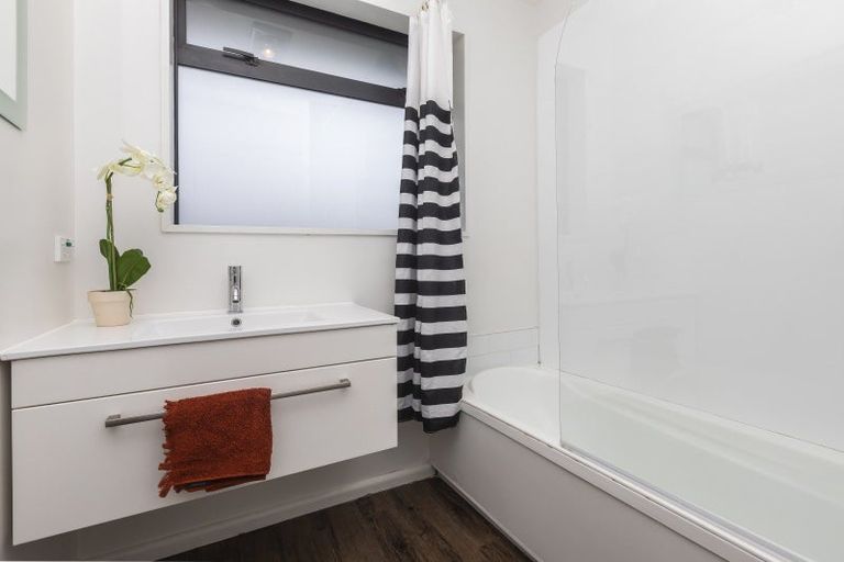 Photo of property in 1/1 Greers Road, Ilam, Christchurch, 8041