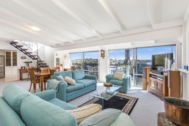 Photo of property in 79 De Luen Avenue, Tindalls Beach, Whangaparaoa, 0930