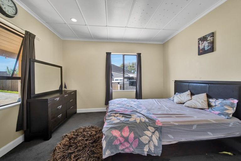 Photo of property in 28 Maratahu Street, Westown, New Plymouth, 4310