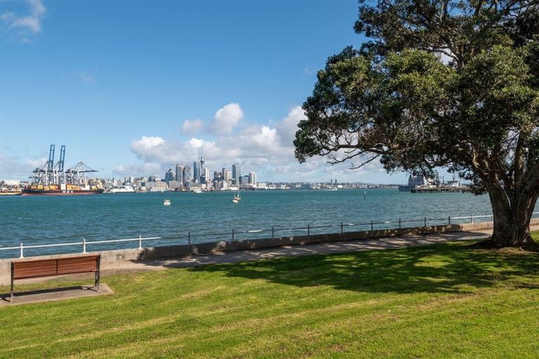 Photo of property in 2/21 Queens Parade, Devonport, Auckland, 0624