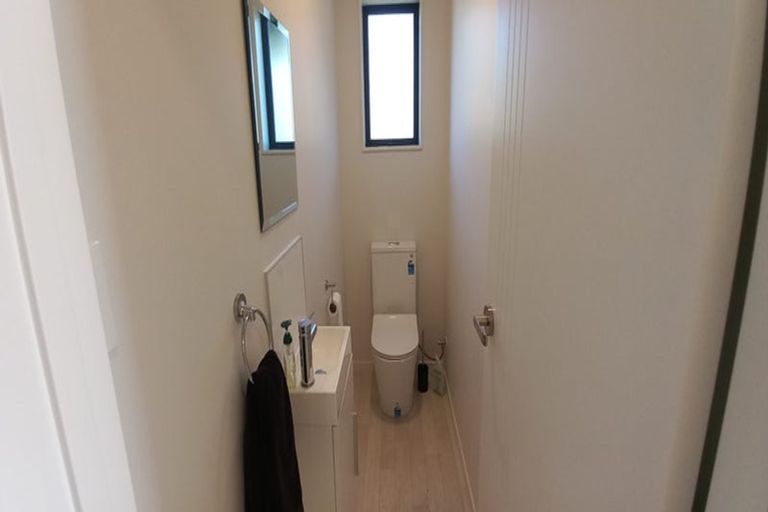 Photo of property in 2 Meenas Place, Cable Bay, 0420