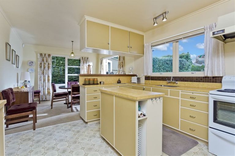 Photo of property in 87 Hillcrest Avenue, Hillcrest, Auckland, 0627