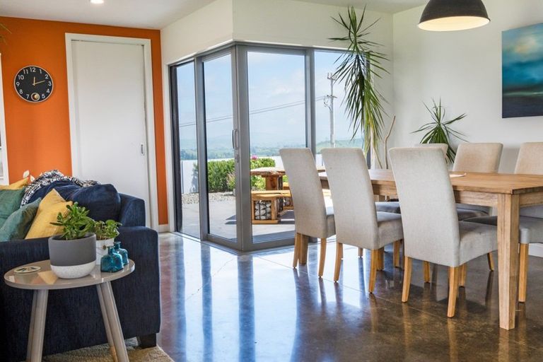 Photo of property in 254 Puketapu Road, Taradale, Napier, 4183