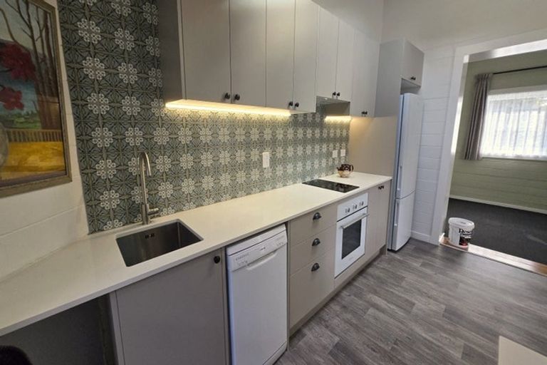 Photo of property in 125 Muritai Road, Eastbourne, Lower Hutt, 5013