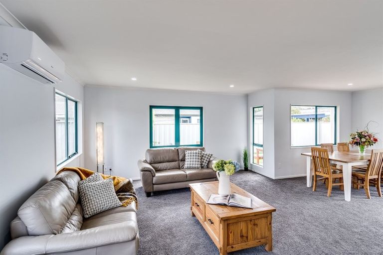 Photo of property in 5 Montague Way, Taradale, Napier, 4112