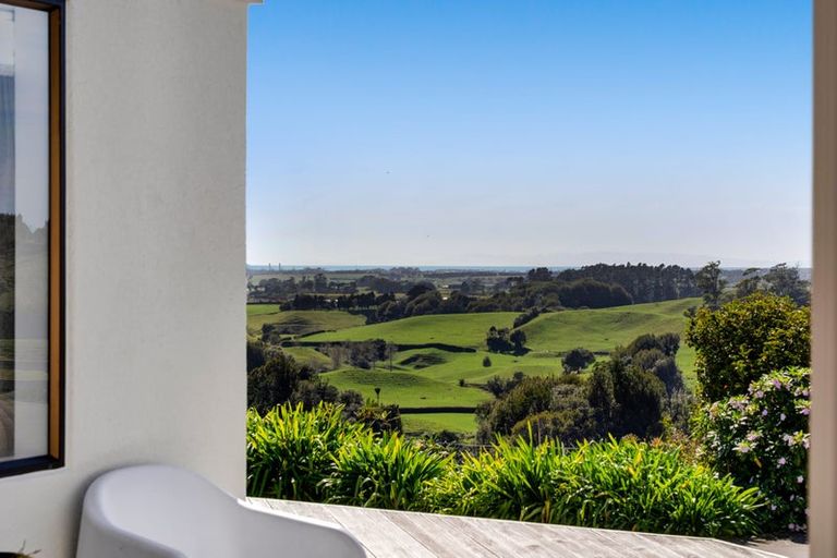 Photo of property in 805 Richmond Road, Lepperton, New Plymouth, 4373