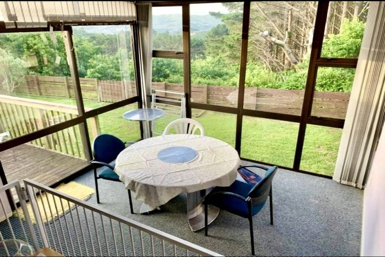 Photo of property in 41 Colchester Crescent, Newlands, Wellington, 6037