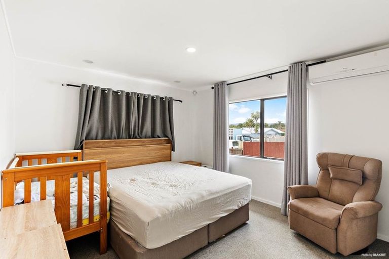 Photo of property in 1/86 Universal Drive, Henderson, Auckland, 0610