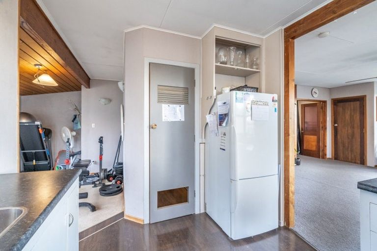 Photo of property in 17 Durham Street, Winton, 9720