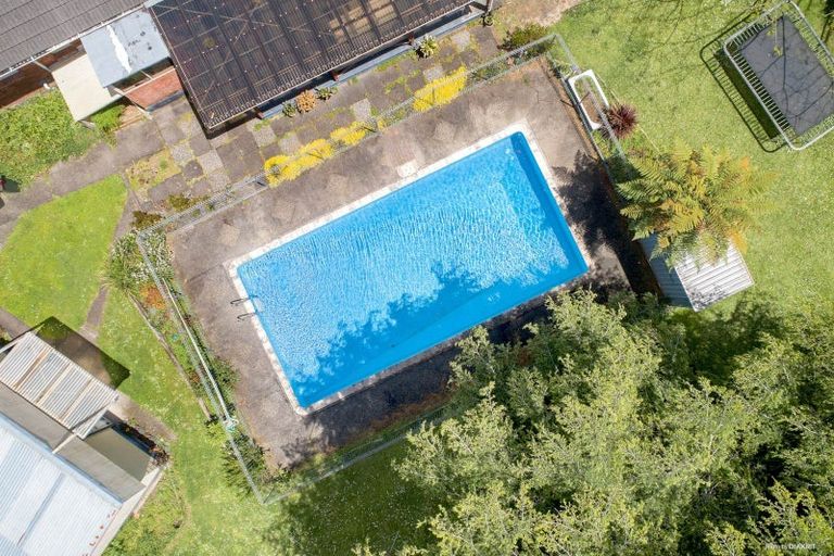 Photo of property in 16 Sutton Crescent, Papakura, 2110