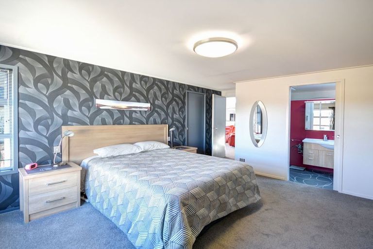 Photo of property in 22 Kura Place, Mosgiel, 9024