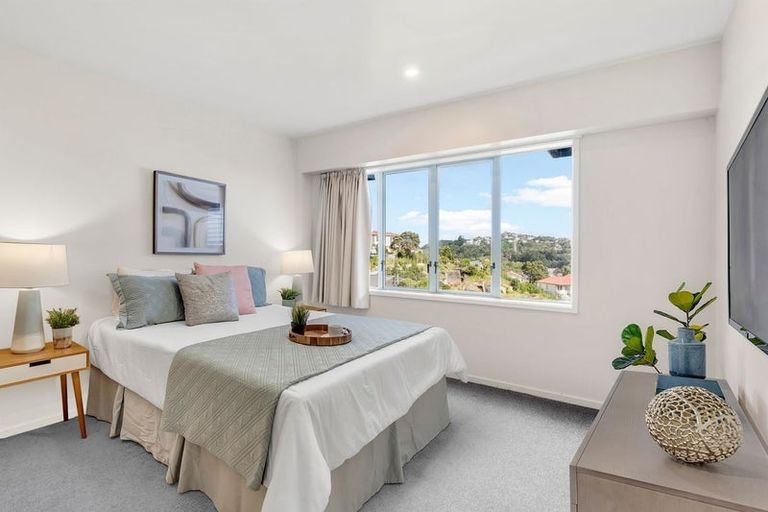 Photo of property in 2/93a Kelburn Parade, Kelburn, Wellington, 6012