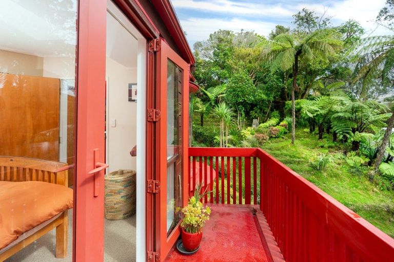 Photo of property in 6a Joll Street, Karori, Wellington, 6012