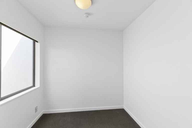 Photo of property in Montreaux Apartments, 10j/164 The Terrace, Wellington Central, Wellington, 6011