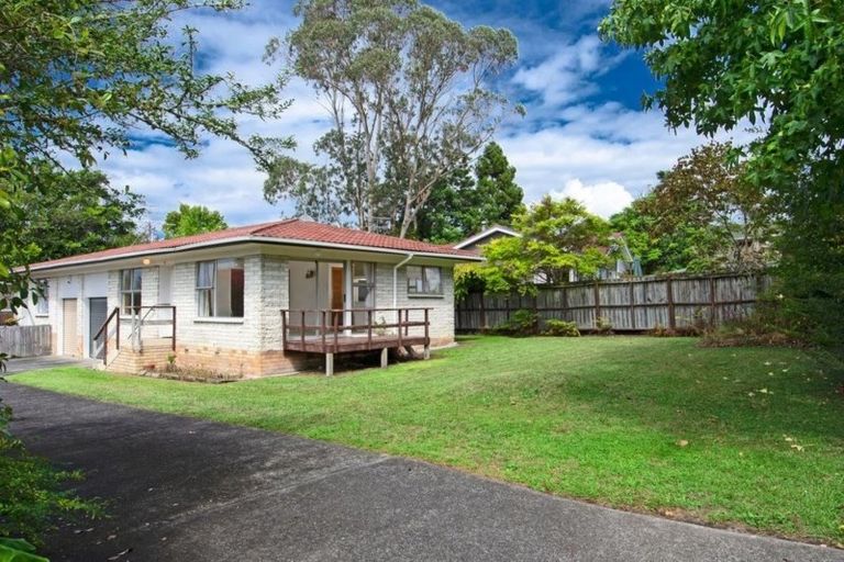 Photo of property in 1/14 Battle Place, Glenfield, Auckland, 0629