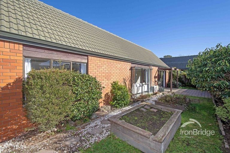 Photo of property in 4/415 Mairehau Road, Parklands, Christchurch, 8083