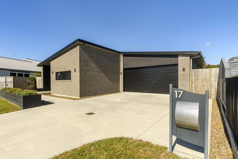 Photo of property in 17 Awataha Crescent, Pyes Pa, Tauranga, 3110