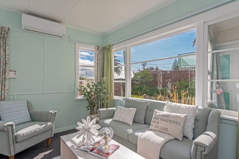 Photo of property in 190 Rosetta Road, Raumati South, Paraparaumu, 5032