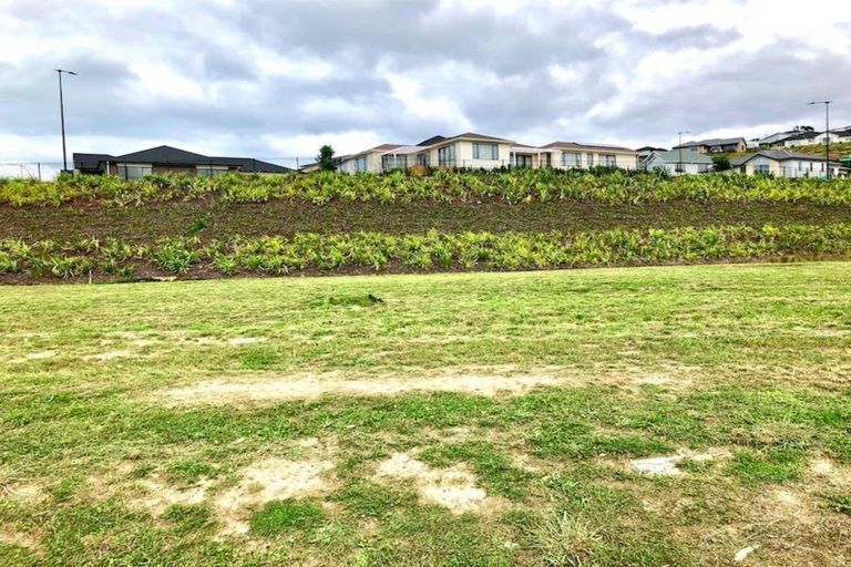 Photo of property in 117 Karepiro Drive, Stanmore Bay, Whangaparaoa, 0932