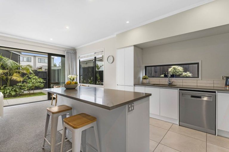 Photo of property in 10 Walter Merton Road, Hobsonville, Auckland, 0616