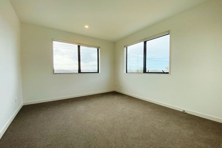 Photo of property in 104b Eversleigh Road, Belmont, Auckland, 0622