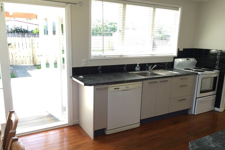 Photo of property in 10 Ogle Crescent, Te Kamo, Whangarei, 0112