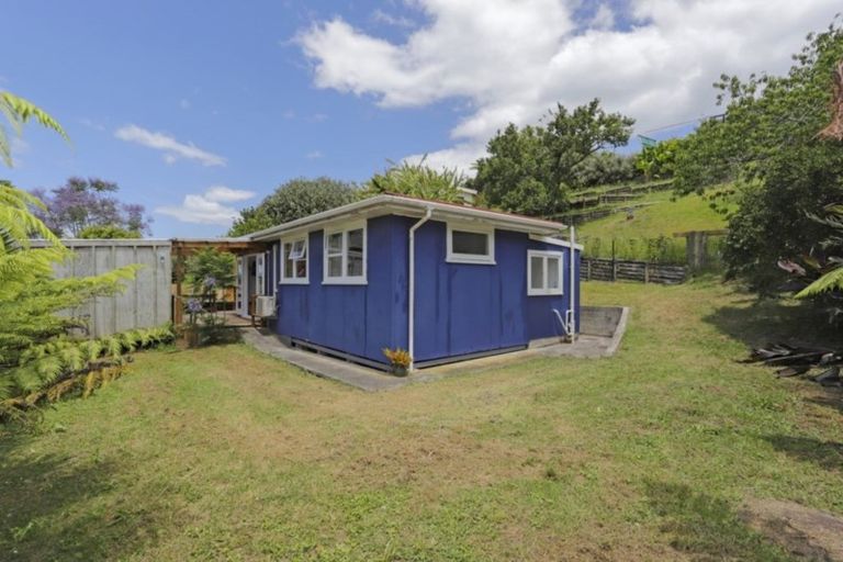 Photo of property in 21 Omokoroa Road, Omokoroa, 3114