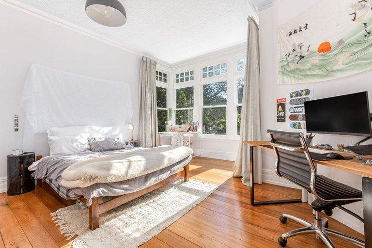 Photo of property in 44 Aurora Terrace, Kelburn, Wellington, 6012