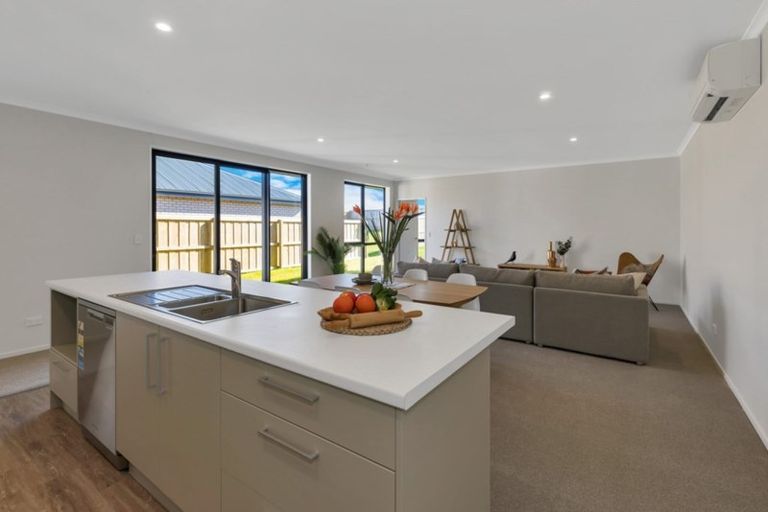 Photo of property in 2 Eric Melrose Lane, Halswell, Christchurch, 8025