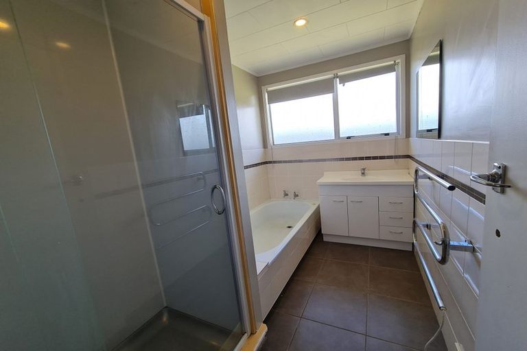 Photo of property in 3 Pukeroa Place, Papakura, 2110